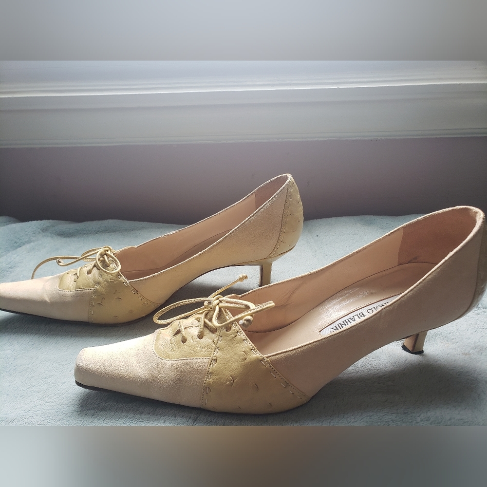 Manolo Blahnik ostrich suede light beige size 38